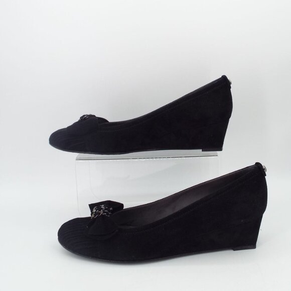 Stuart Weitzman Pleats Black Suede Wedge with Chain Bow Size 10N Narrow - Picture 4 of 16
